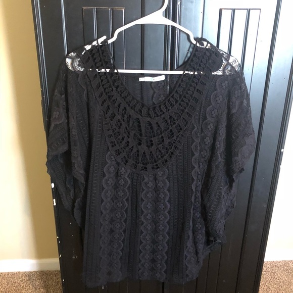 Black top - Picture 2 of 2